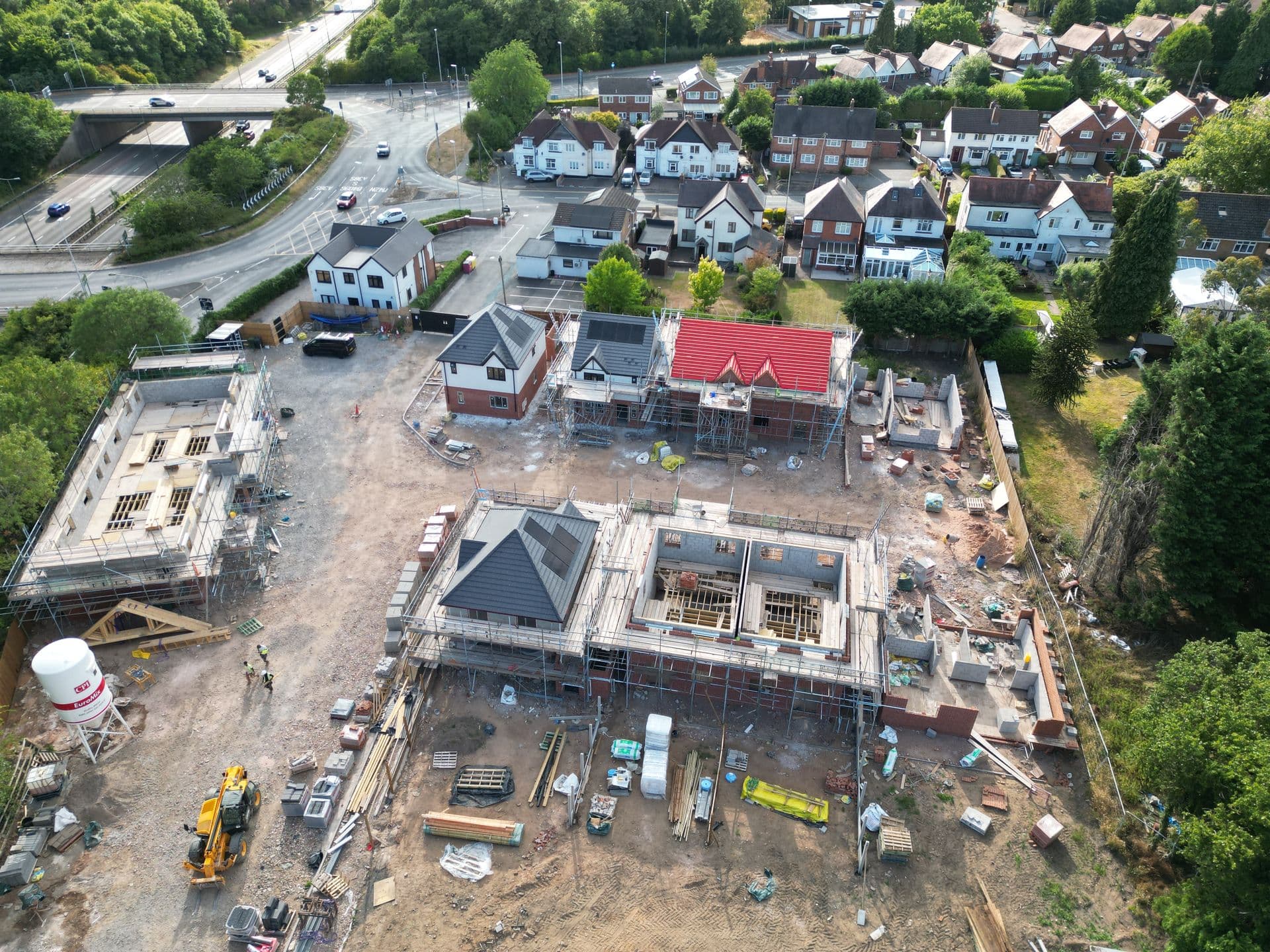Ailstone Mews — Superstructure up, roofs going on across the plots